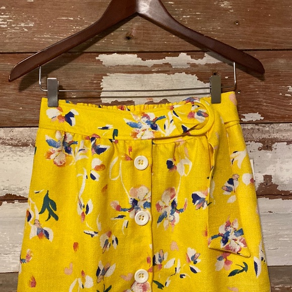 Yellow Floral Skirt! Size Small! NWT! - Picture 3 of 8